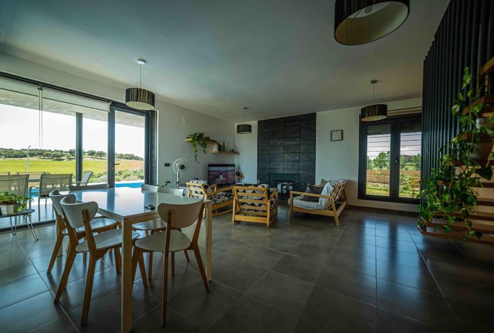 Casa Rural Paraje Valdefuentes ** Montehermoso المظهر الخارجي الصورة